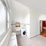Crown Living Design Loft - Loft Mit Kueche, Bibliothek Und Gartensitzplatz, Grenznah Gelegen Lägenhet Lustenau