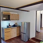Apartment Crown Living Design Loft - Loft Mit Kueche, Bibliothek Und Gartensitzplatz, Grenznah Gelegen Lustenau