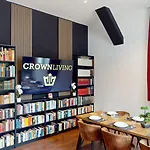 Crown Living Design Loft - Loft Mit Kueche, Bibliothek Und Gartensitzplatz, Grenznah Gelegen Lägenhet *