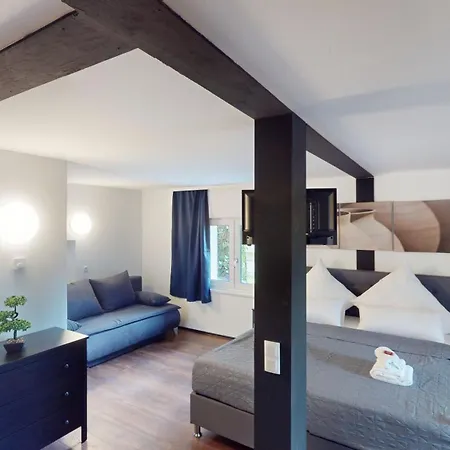 Crown Living Design Loft - Loft Mit Kueche, Bibliothek Und Gartensitzplatz, Grenznah Gelegen Apartament *