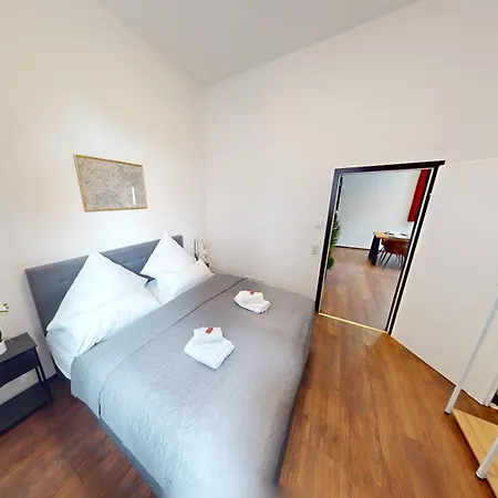 Crown Living Design Loft - Loft Mit Kueche, Bibliothek Und Gartensitzplatz, Grenznah Gelegen * Lustenau