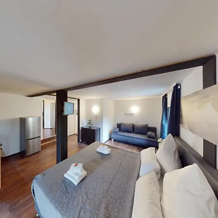 Crown Living Design Loft, Küche, Bibliothek, Gartensitzplatz *