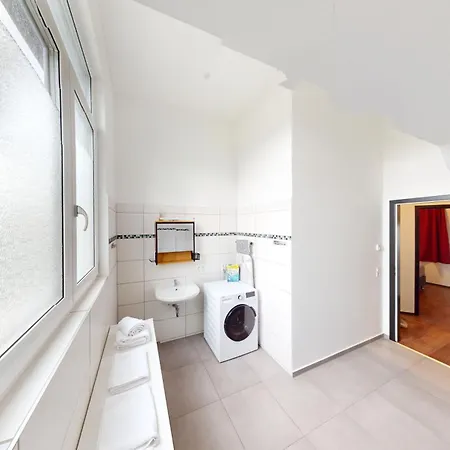 Crown Living Design Loft, Kueche, Bibliothek, Gartensitzplatz Appartement Lustenau