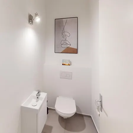 Crown Living Design Loft - Loft Mit Kueche, Bibliothek Und Gartensitzplatz, Grenznah Gelegen Appartement