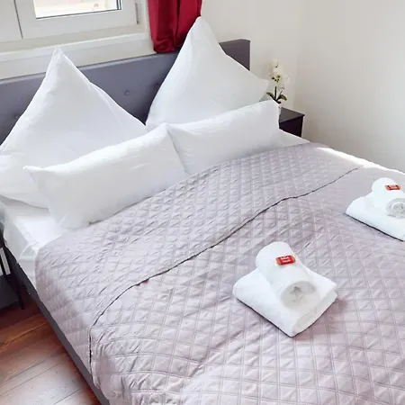 Crown Living Design Loft, Küche, Bibliothek, Gartensitzplatz *