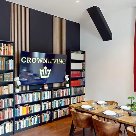 Crown Living Design Loft, Kueche, Bibliothek, Gartensitzplatz Appartement *