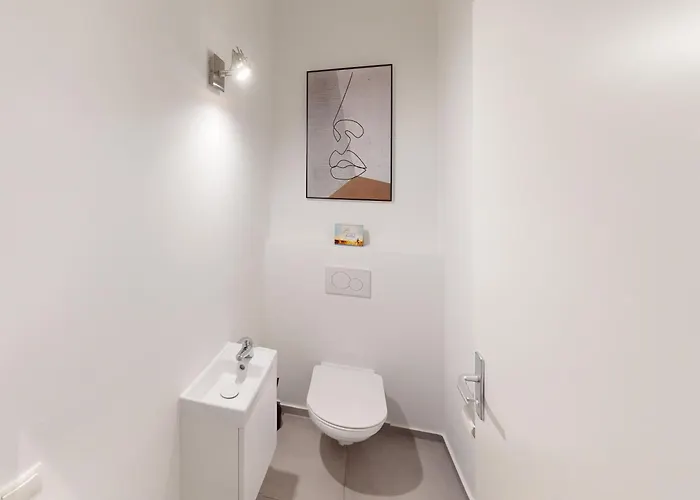 Crown Living Design Loft - Loft Mit Kueche, Bibliothek Und Gartensitzplatz, Grenznah Gelegen Apartament